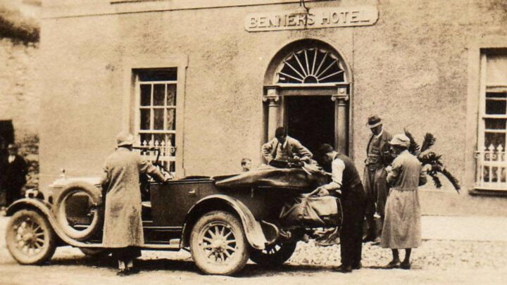 Dingle-Benners-Hotel,-Original-Image